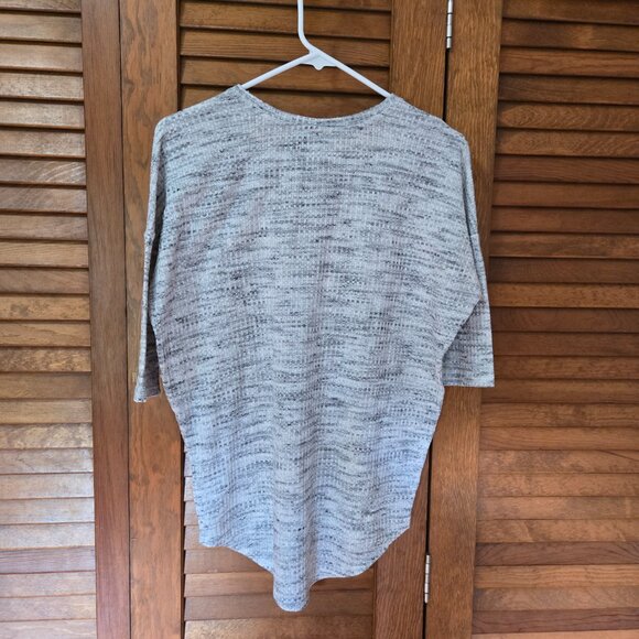 Express One Eleven Waffle Knit V-Neck 3/4 Sleeve Women's Top Grey Small - Picture 2 of 7